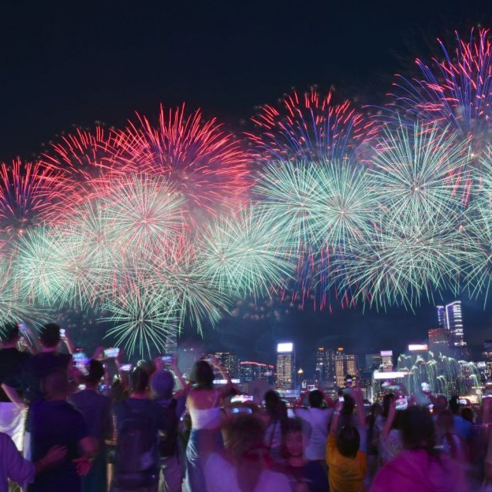 香港举行国庆烟花汇演